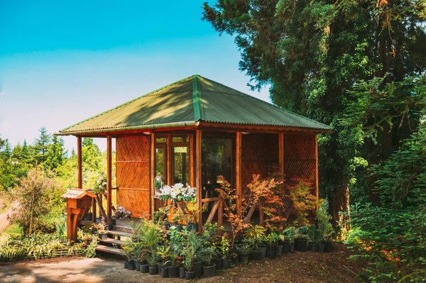 Abri de jardin en bois : 5 bonnes raisons de l'installer